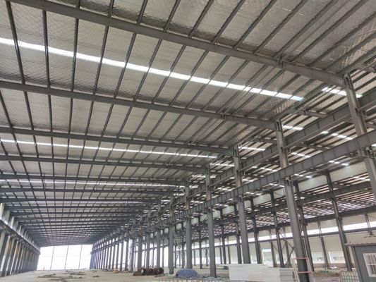 Individuelle Größe Vorgefertigte Stahlkonstruktion Hochwindfestigkeit Design