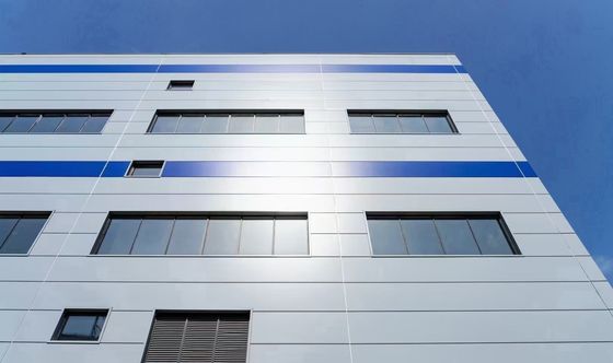 Anpassungsfähiges Stahlkonstruktionslager mit klarem Spannungsdesign für maximale Raumnutzung