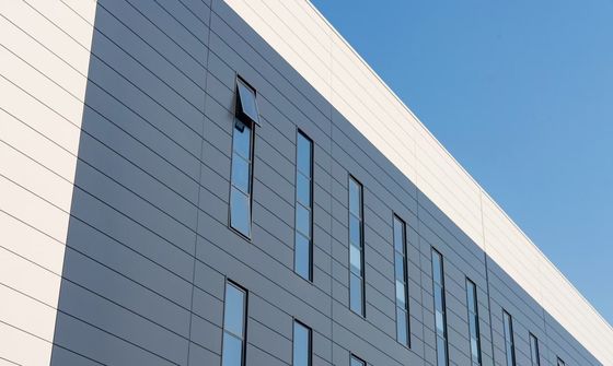 Industrie-Stahlkonstruktionslager mit Roll-up-Tür und feuerfeste Rock Wool Verkleidung System