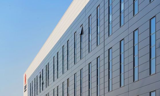 Industrie-Stahlkonstruktionslager mit Roll-up-Tür und feuerfeste Rock Wool Verkleidung System