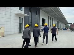 Kunde besucht lokales Beispielprojekt